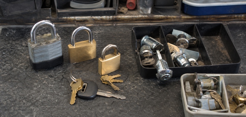 Padlock & mailbox locks in Orlando, Florida.